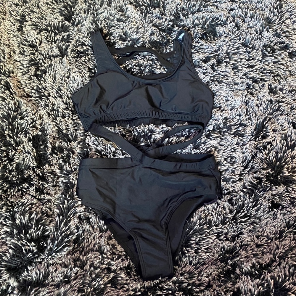 SheIn Two Piece Black Strappy Bikini Size Medium